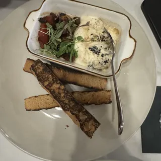 FOCACCIA & BURNT BURRATA