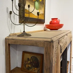 Cozy? Artsy? Quaint? You choose the word, but above all it feels like home!