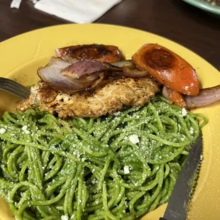 Tallarines Verdes con pollo