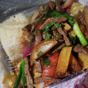 Lomo saltado
