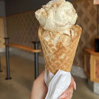 Peanut Butter Brittle Caramel Fudge (v)