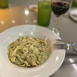 Pesto and Bechamel cream pasta with chicken. So much flavor!