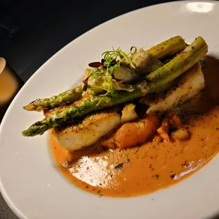 Chef's Special: Wreck Fish Oscar Style atop Mashed Sweet Potatoes -- highly recommend!