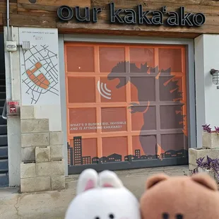 On Keawe Street... &quot;What&apos;s 9-blocks big, invisible, and is attacking Kaka&apos;ako?&quot;