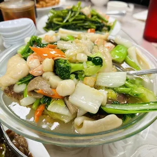 Seafood cake noodle
