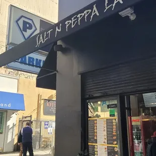 he outside of a restaurant