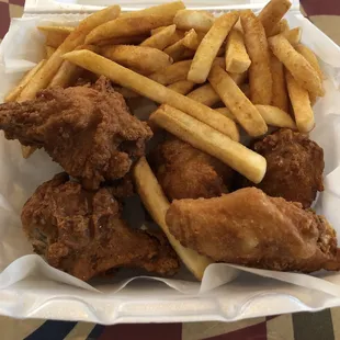 food, fried chicken, fried chicken wings, chicken wings and fried chicken, chicken wings, bbq wings, chicken, poultry, bbq chicken