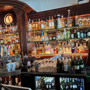 Main bar