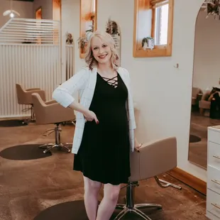 Amanda is a fine hair specialist! She also enjoys fun, vivid colors!!