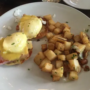 Eggs Benny
