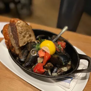 Steamed mussels