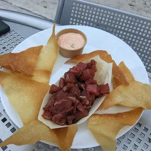 Tuna poke nachos