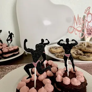 Bachelorette weekend chocolate raspberry mini cakes