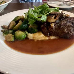 Tenderloin (special) - horseradish potatoes, yum