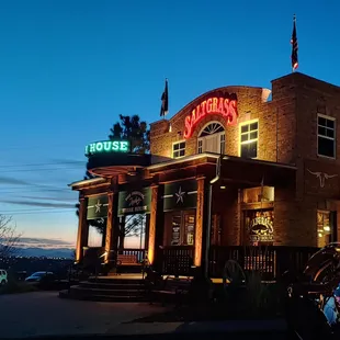 the outside of the restaurant