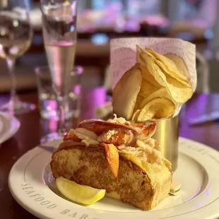 Saltie Girl Lobster Roll (HOT)