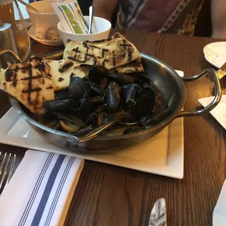 Colossal Coconut Curry Mussels