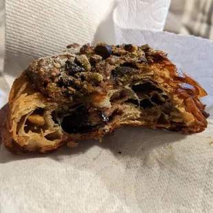 Pistachio chocolate croissant filling