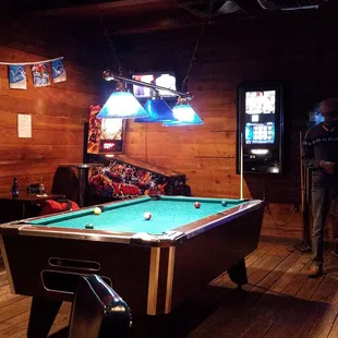 Pool table