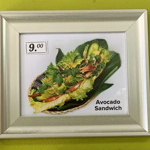 Avocado bánh mì $9.