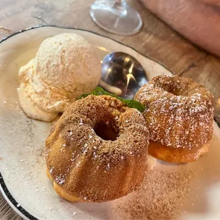 Cinnamon Bundt cake
