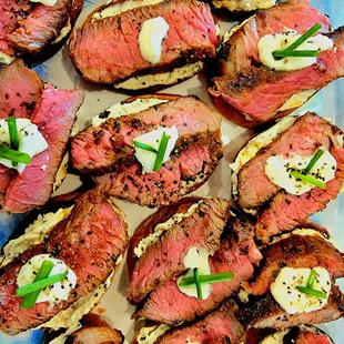 Steak crostini w/ horseradish cream
