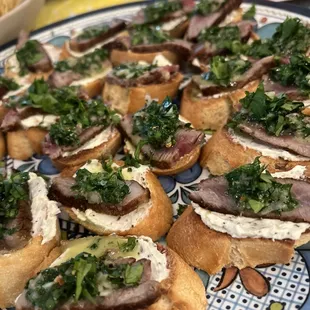 Steak crostini