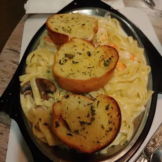 Fettuccine Alfredo