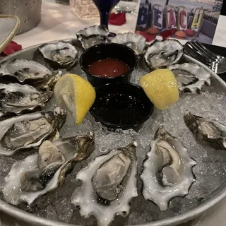 Freshly Shucked Oysters*