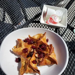 Brie wontons.. exceptionally good
