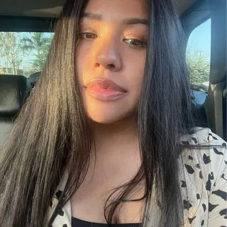 Bella E.