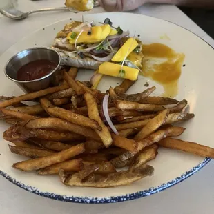 Swordfish with mango salsa