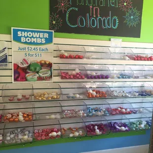 Many different scents of shower bombs