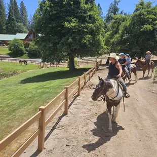 Join us at award-winning Saluti Cellars.