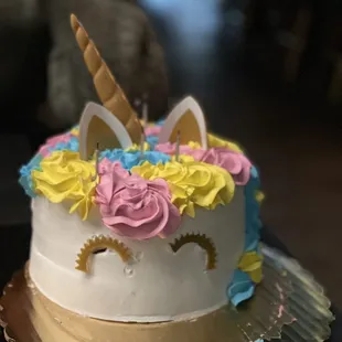 a unicorn cake