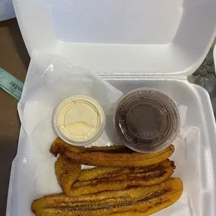Plantains, Crema Salvadorena, and beans