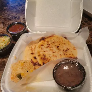 2 pupusas combo