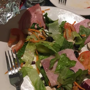 Salad serves 2?