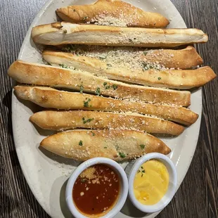 Breadsticks. Very meh.