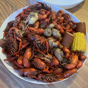 4 pounds of crawfish &amp; fixin's