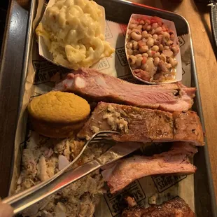 Ribs, bbq, Mac N Cheese, Baked Beans