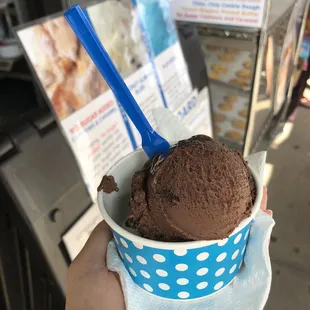 Molten lava cake gelato