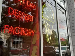 Happy Day Dessert Factory