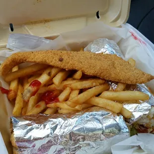 Food is Amazing and always hot...