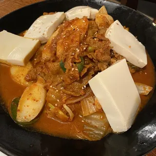 5. Kimchi Jaeyuk Bokgeum