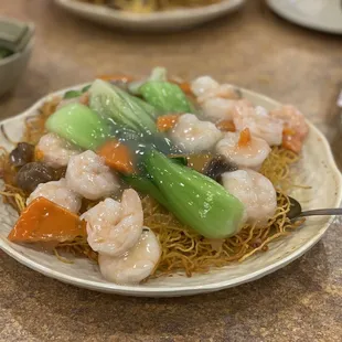 Shrimp with crispy noodle