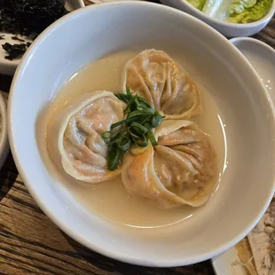 Kimchi Mandoo