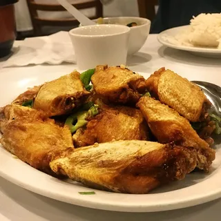 Deep Fried Chicken Wings with Spicy Salt and Pepper /
