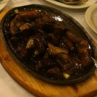 118. Black Pepper Sauce with Whole Fish and Eggplant in Hot Pot
