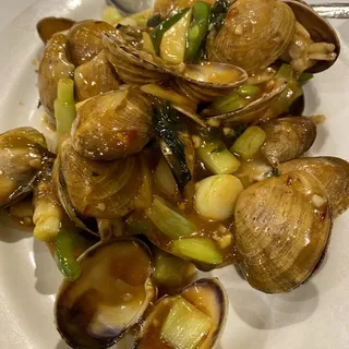 S6. Baked Clam with Basil